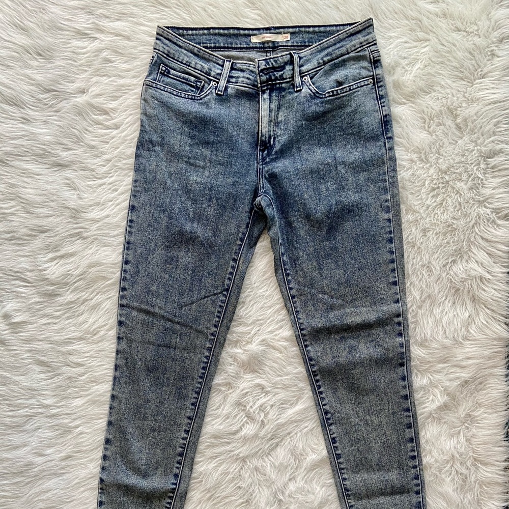 Levi’s 711 Skinny Jeans